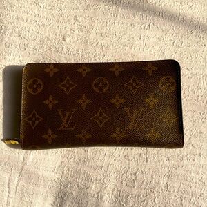 LV wallet